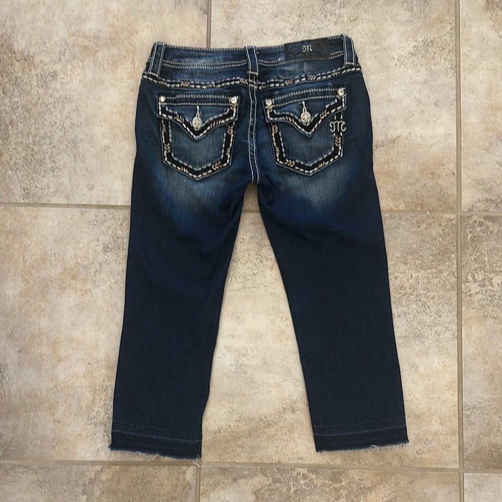 Miss Me Signature Capris Size 26